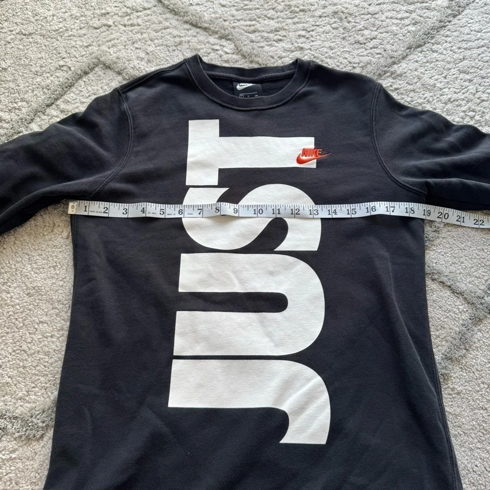 Nike JUST DO IT large logo black pullover crewneck sweatshirt men’s small